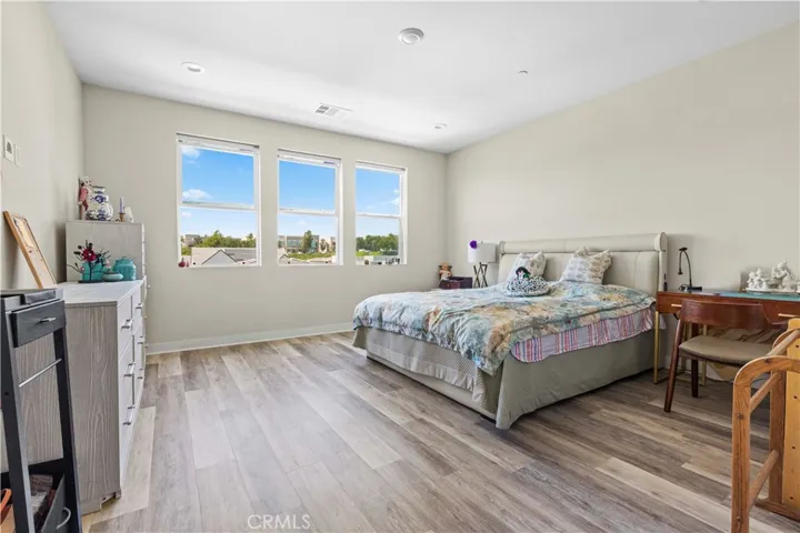 271 Newton, Lake Forest, California 92630