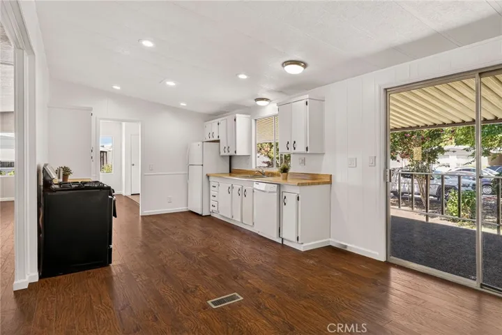 Patio door off the kitchen/flex space