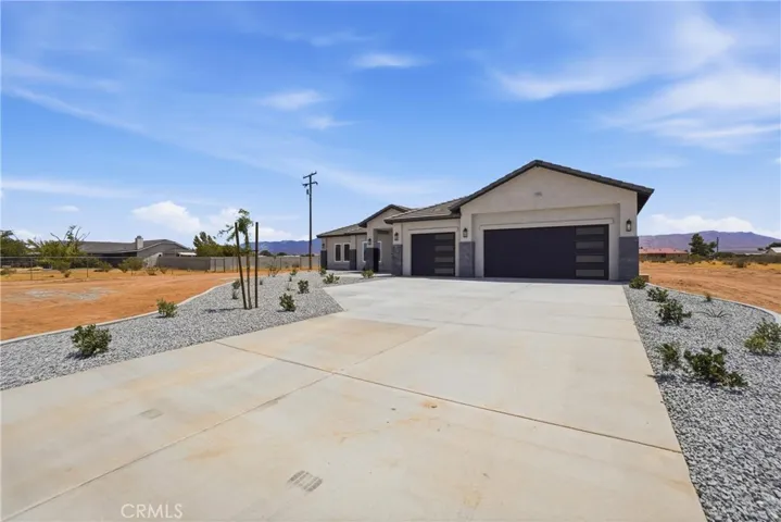 22819 Little Beaver Road, Apple Valley, California 92308