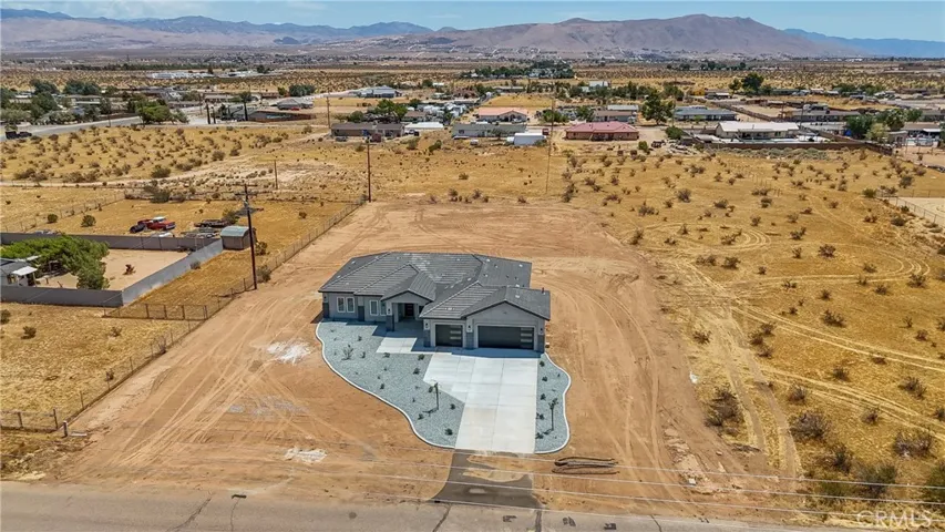 22819 Little Beaver Road, Apple Valley, California 92308