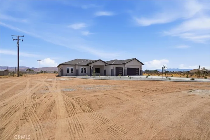 22819 Little Beaver Road, Apple Valley, California 92308