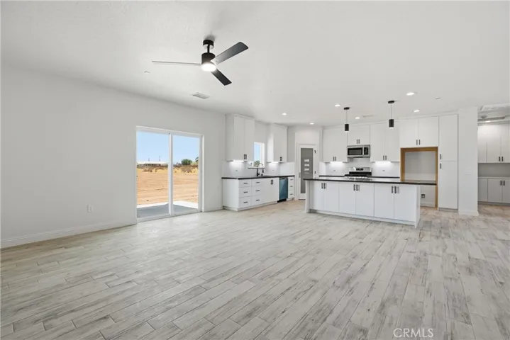 22819 Little Beaver Road, Apple Valley, California 92308