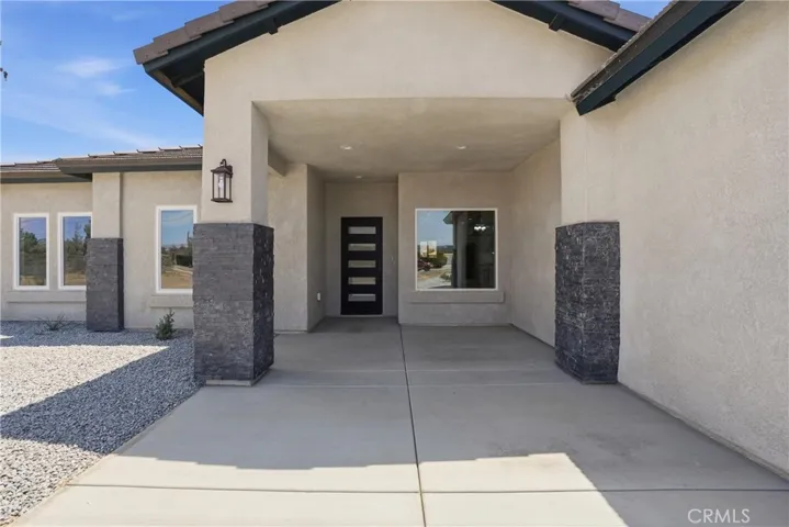 22819 Little Beaver Road, Apple Valley, California 92308