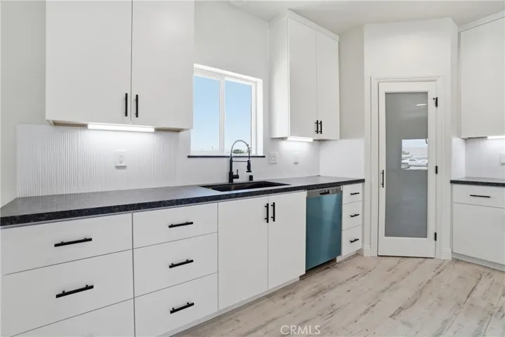 22819 Little Beaver Road, Apple Valley, California 92308