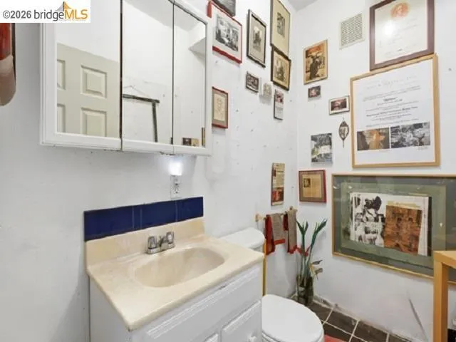 4105 Gregory St, Oakland, California 94619