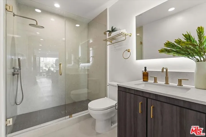 1257 N Sweetzer Avenue 202, West Hollywood, California 90069