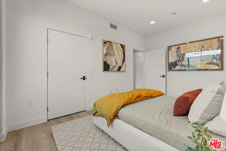 1257 N Sweetzer Avenue 202, West Hollywood, California 90069