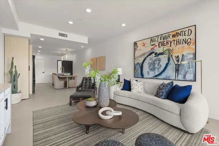 1257 N Sweetzer Avenue 202, West Hollywood, California 90069