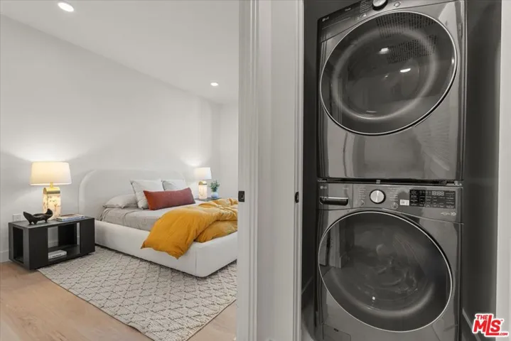 1257 N Sweetzer Avenue 202, West Hollywood, California 90069