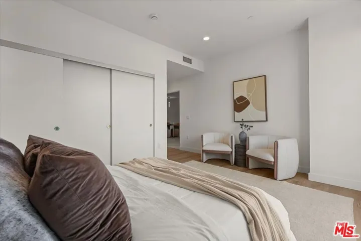 1257 N Sweetzer Avenue 202, West Hollywood, California 90069