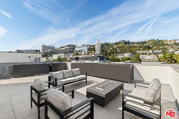 1257 N Sweetzer Avenue 202, West Hollywood, California 90069