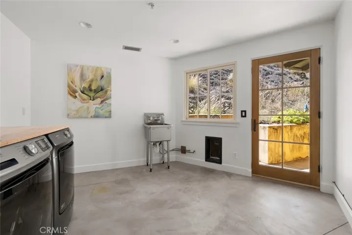 2072 Royal Way, San Luis Obispo, California 93405