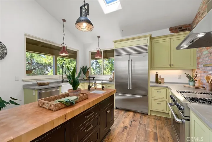 2072 Royal Way, San Luis Obispo, California 93405