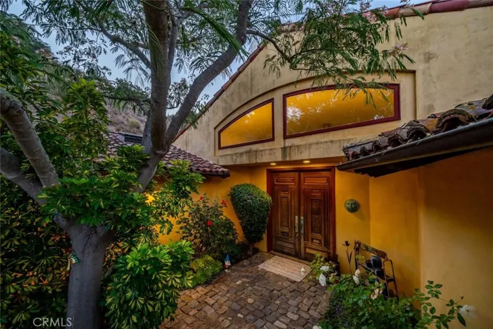 2072 Royal Way, San Luis Obispo, California 93405