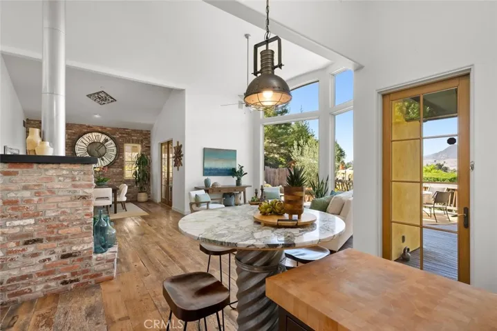 2072 Royal Way, San Luis Obispo, California 93405