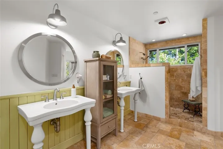 2072 Royal Way, San Luis Obispo, California 93405