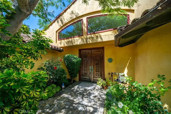 2072 Royal Way, San Luis Obispo, California 93405