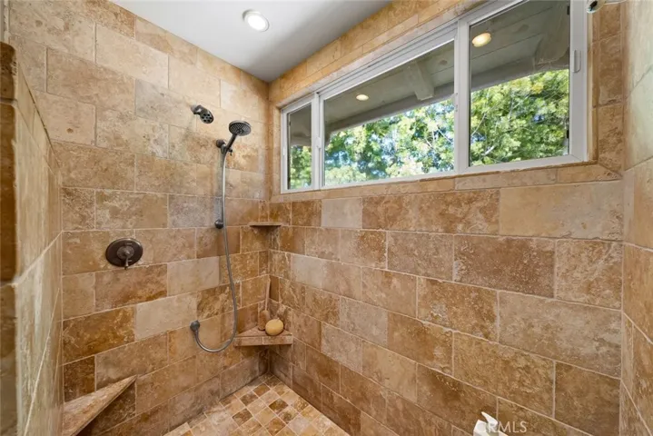 2072 Royal Way, San Luis Obispo, California 93405