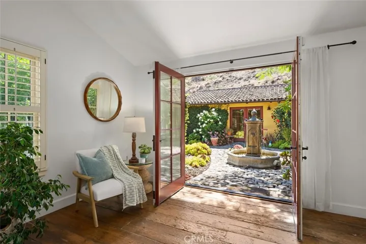 2072 Royal Way, San Luis Obispo, California 93405