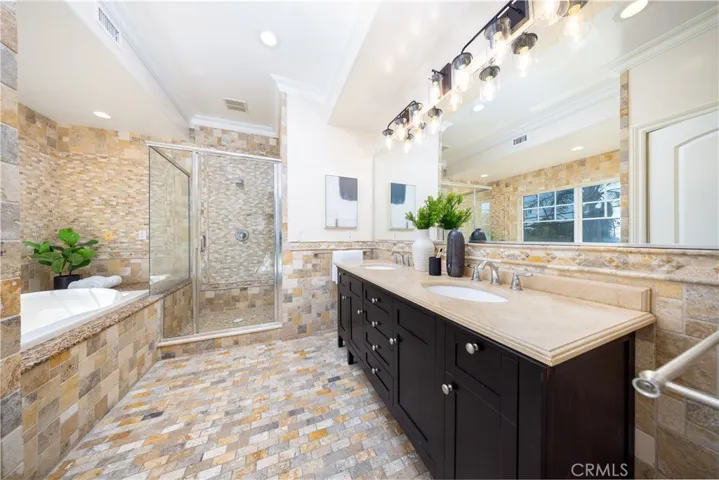 134 S Greenwood, Pasadena, California 91107