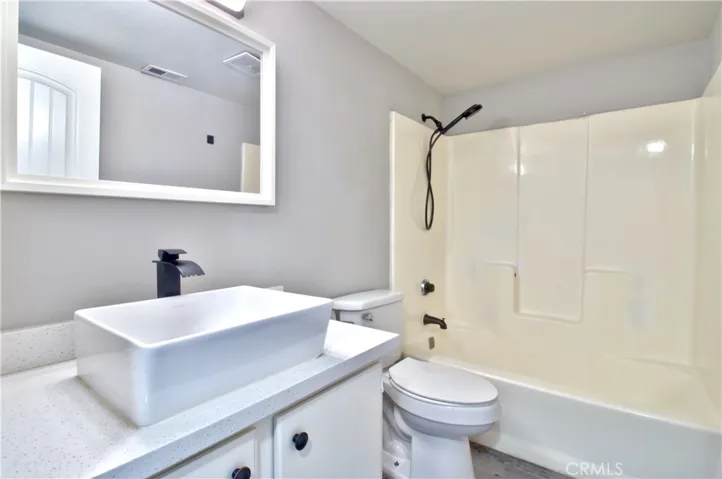 16465 Green Tree, Victorville, California 92395