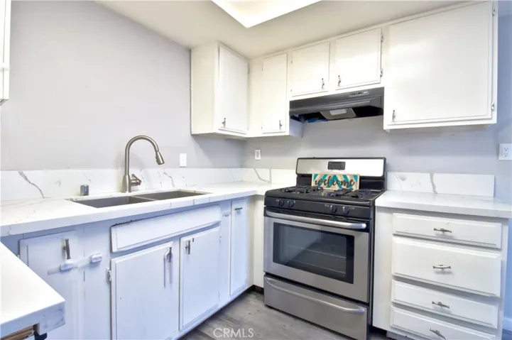 16465 Green Tree, Victorville, California 92395