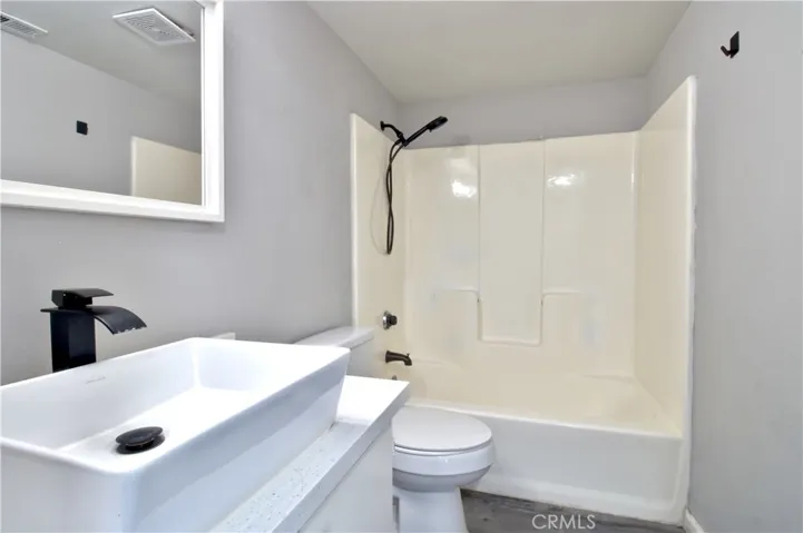16465 Green Tree, Victorville, California 92395