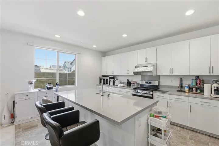 7022 Calla Lily 3, Fontana, California 92336