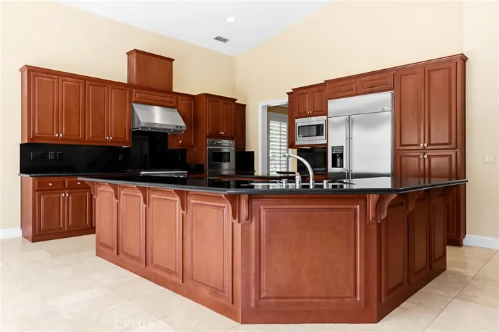 Kitchen with Island