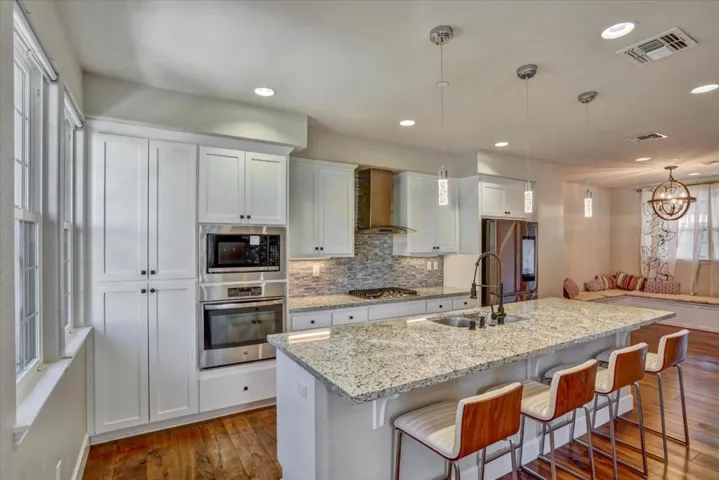 1991 Barcenilla Lane, Pleasanton, California 94588