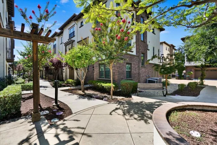 1991 Barcenilla Lane, Pleasanton, California 94588