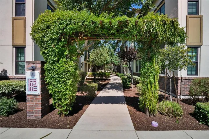 1991 Barcenilla Lane, Pleasanton, California 94588