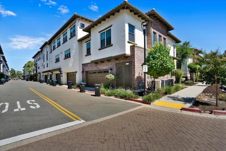 1991 Barcenilla Lane, Pleasanton, California 94588