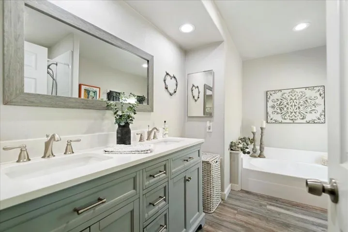 32-Primary Bathroom