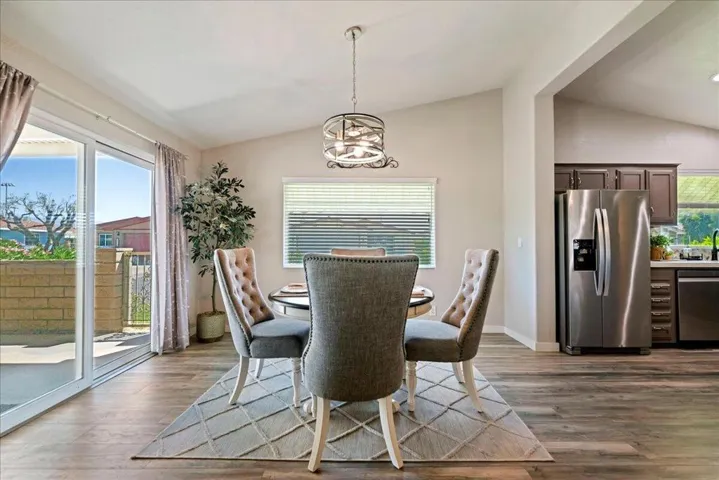 01-Dining Area