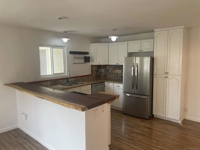 1834 Eastwood Lave, Encinitas, California 92024