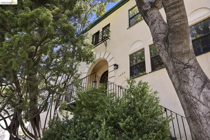 2522 Hilgard Ave, Berkeley, California 94709