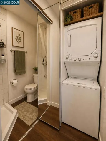 Seperate living quarters bath/laundry