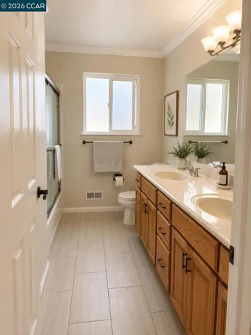 Upstairs Hall Bathroom