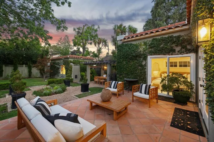 414 Laurel Avenue, Menlo Park, California 94025