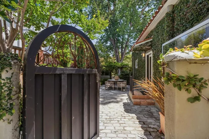 414 Laurel Avenue, Menlo Park, California 94025