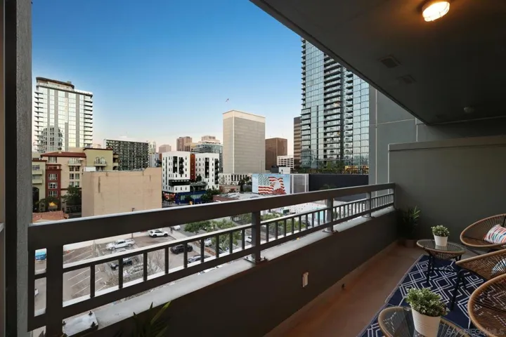 300 W Beech 608, San Diego, California 92101