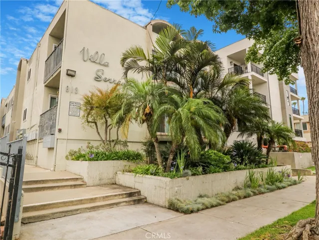 813 E La Palma Drive, Inglewood, California 90301