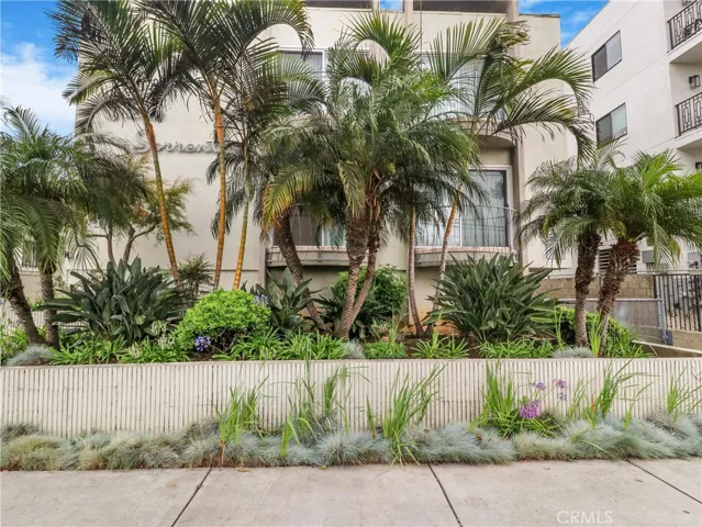 813 E La Palma Drive, Inglewood, California 90301