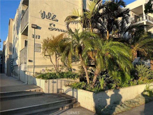 813 E La Palma Drive, Inglewood, California 90301