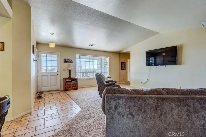 8650 Cowberry, Phelan, California 92371