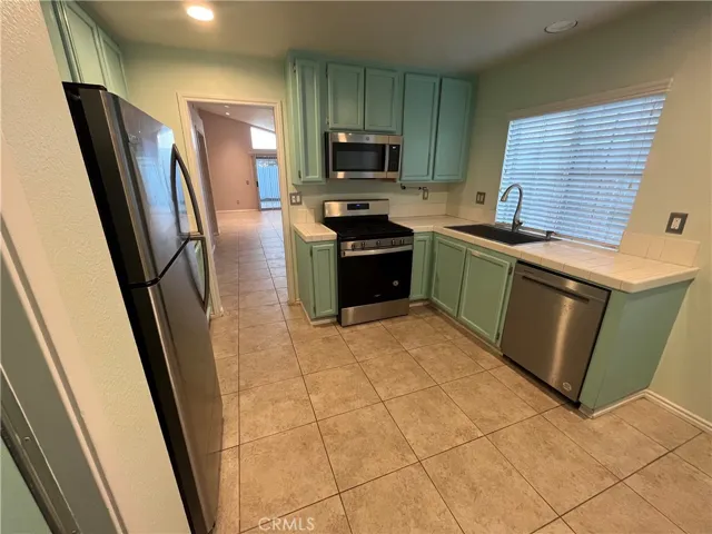 28098 Lemonwood Drive, Menifee, California 92584