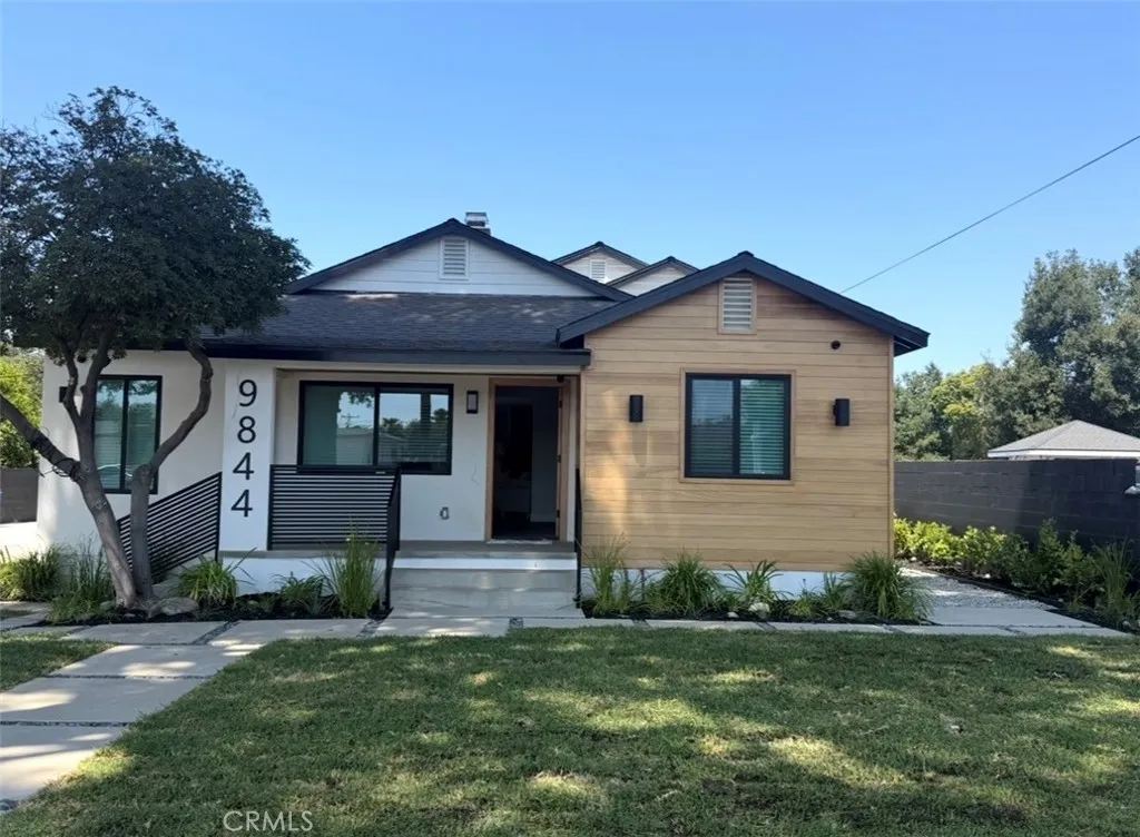 9844 Ramona Ave