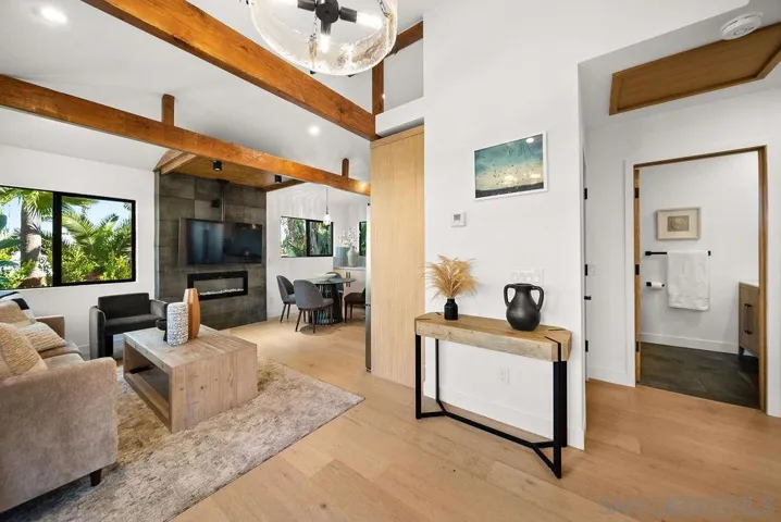 436 Bonair, La Jolla, California 92037