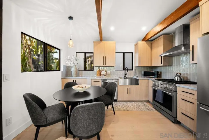 436 Bonair, La Jolla, California 92037